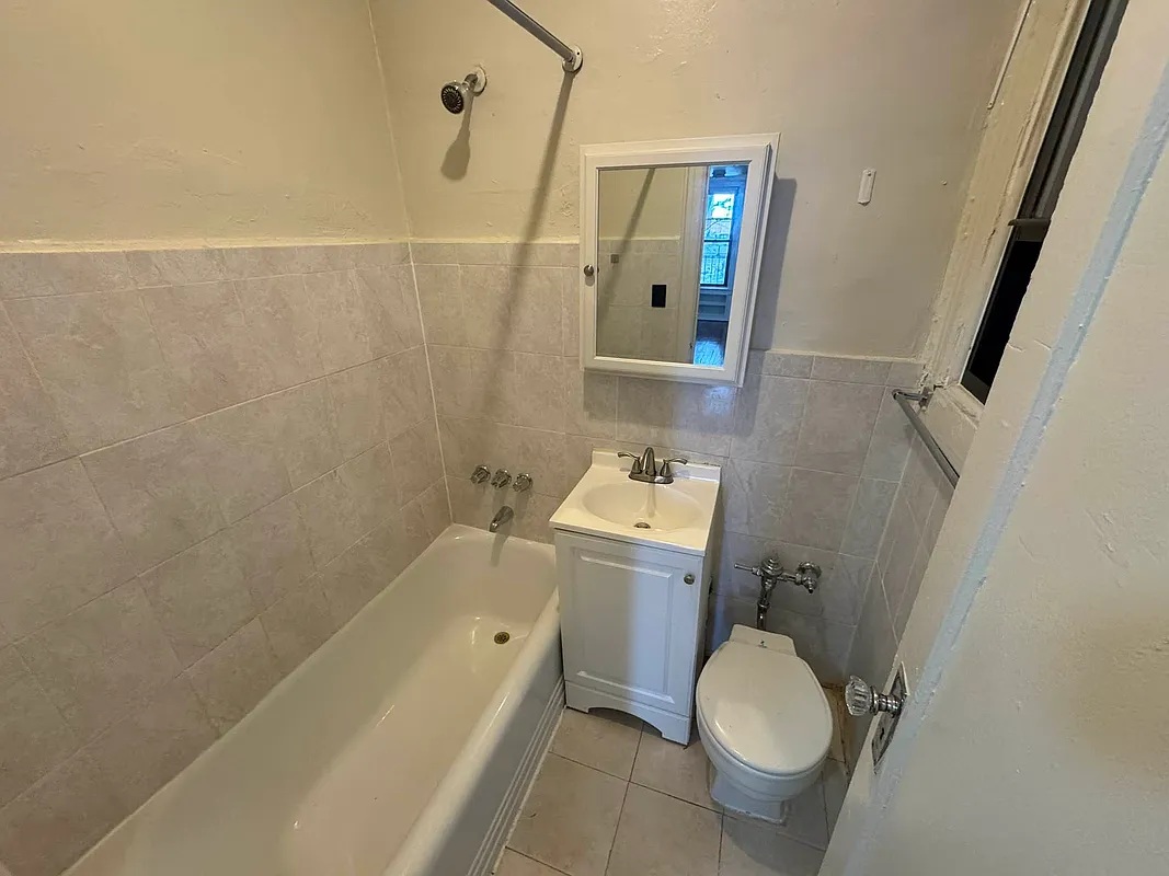 Apartment 85th Street  Manhattan, NY 10028, MLS-RD5433-13