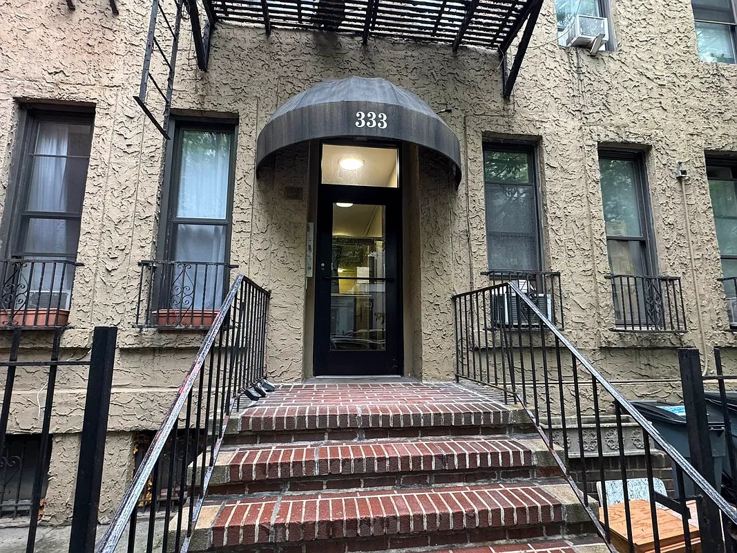 Apartment 85th Street  Manhattan, NY 10028, MLS-RD5433-16