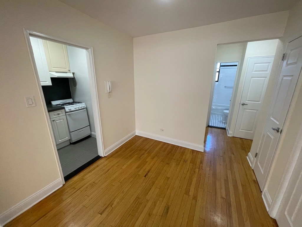 Apartment 37th Avenue  Queens, NY 11372, MLS-RD5435-6
