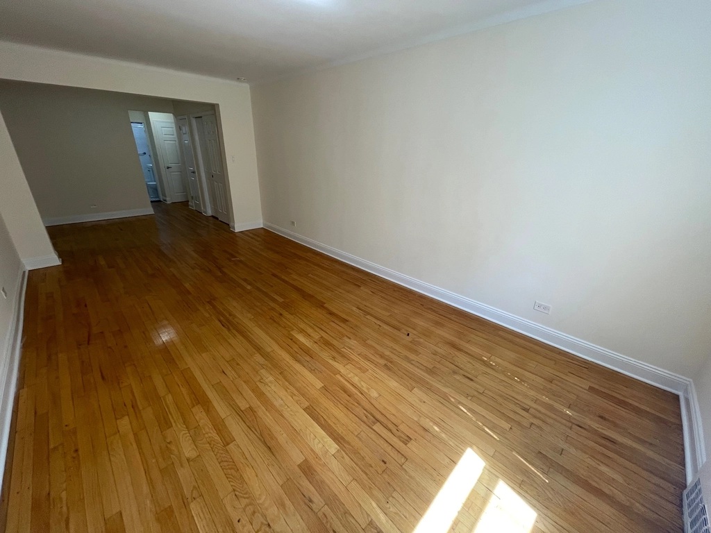 Apartment 37th Avenue  Queens, NY 11372, MLS-RD5435-14