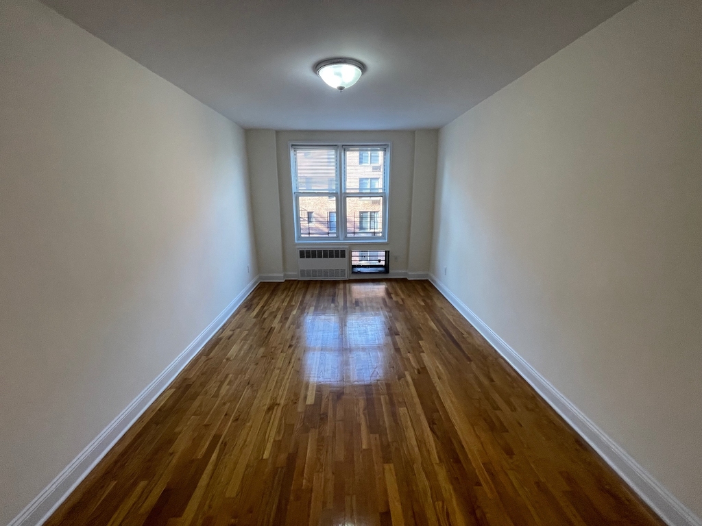 Apartment 150th Street  Queens, NY 11367, MLS-RD5436-15