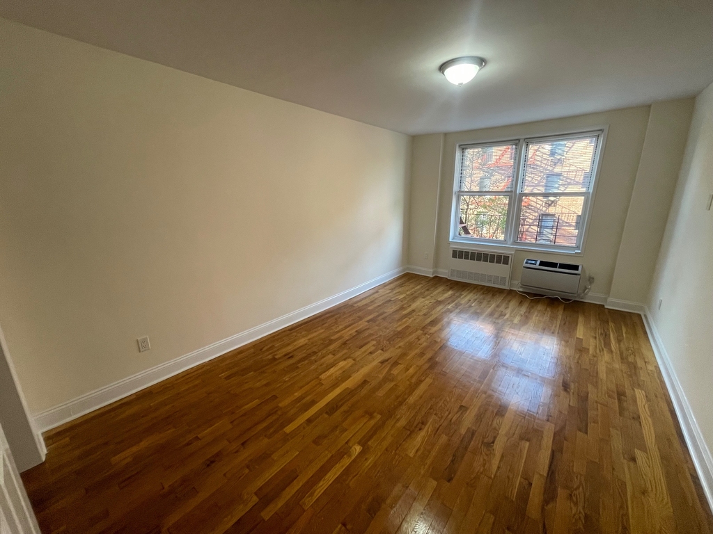 Apartment 150th Street  Queens, NY 11367, MLS-RD5436-18