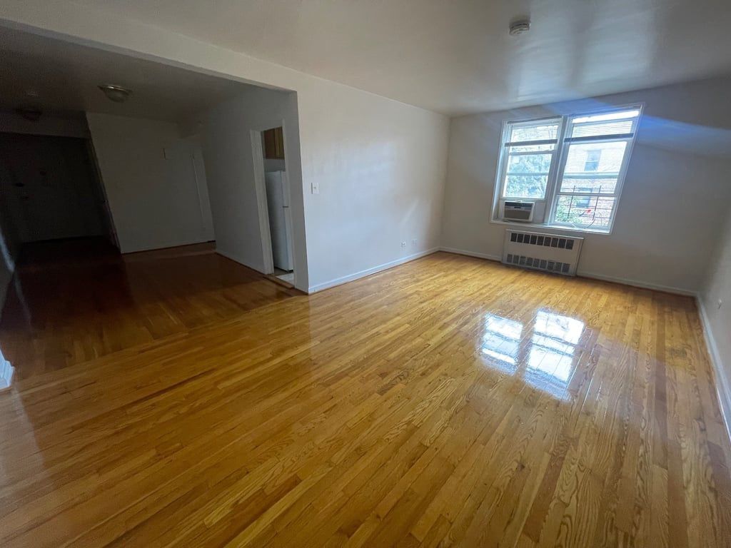 Apartment Vietor Avenue  Queens, NY 11373, MLS-RD5439-20