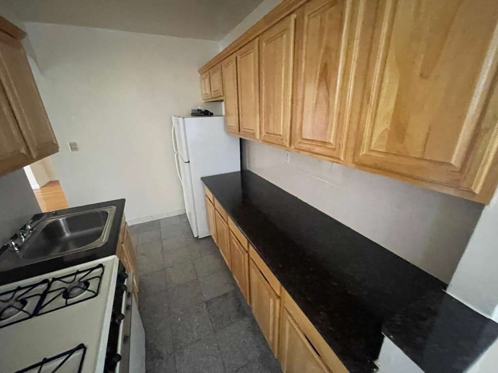 Apartment Wetherole Street Queens, NY 11374, MLS-RD5440-4