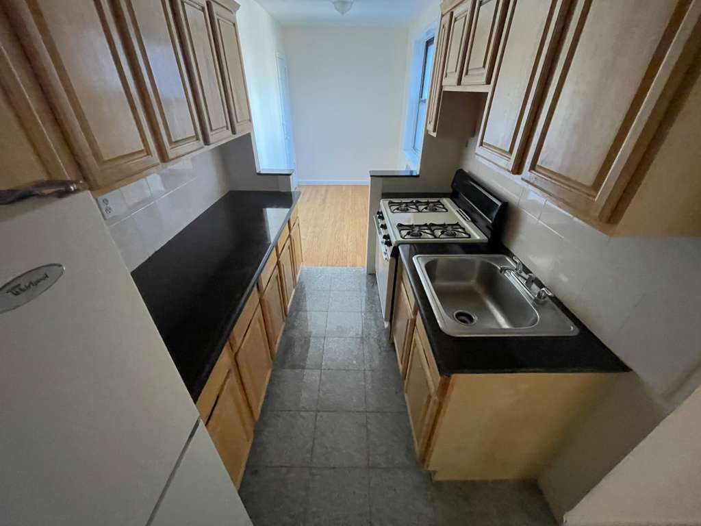 Apartment Wetherole Street Queens, NY 11374, MLS-RD5440-3