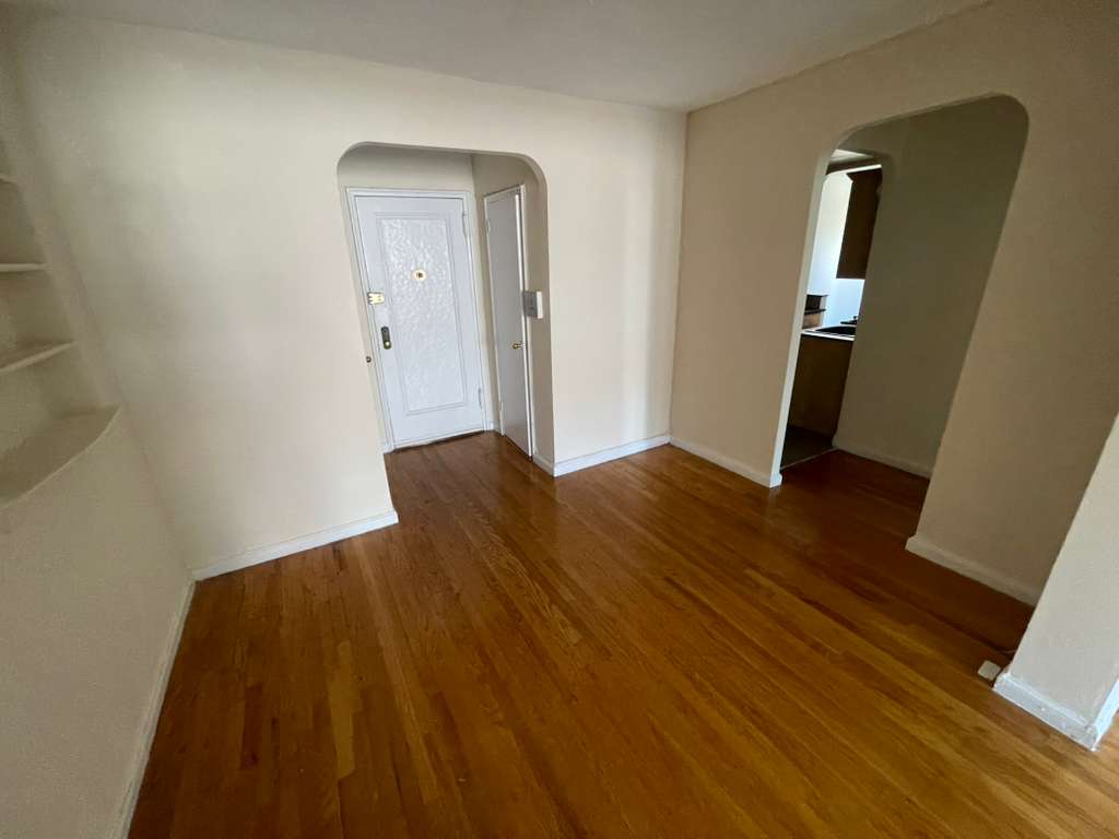 Apartment Wetherole Street Queens, NY 11374, MLS-RD5440-16