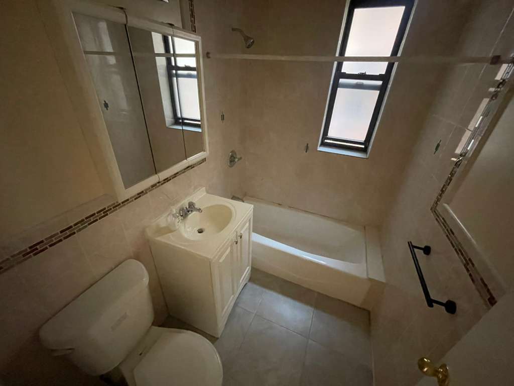 Apartment Wetherole Street Queens, NY 11374, MLS-RD5440-19