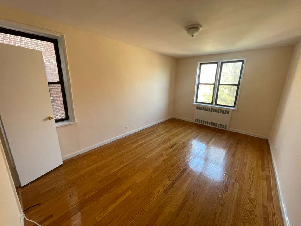 Apartment Wetherole Street Queens, NY 11374, MLS-RD5440-17