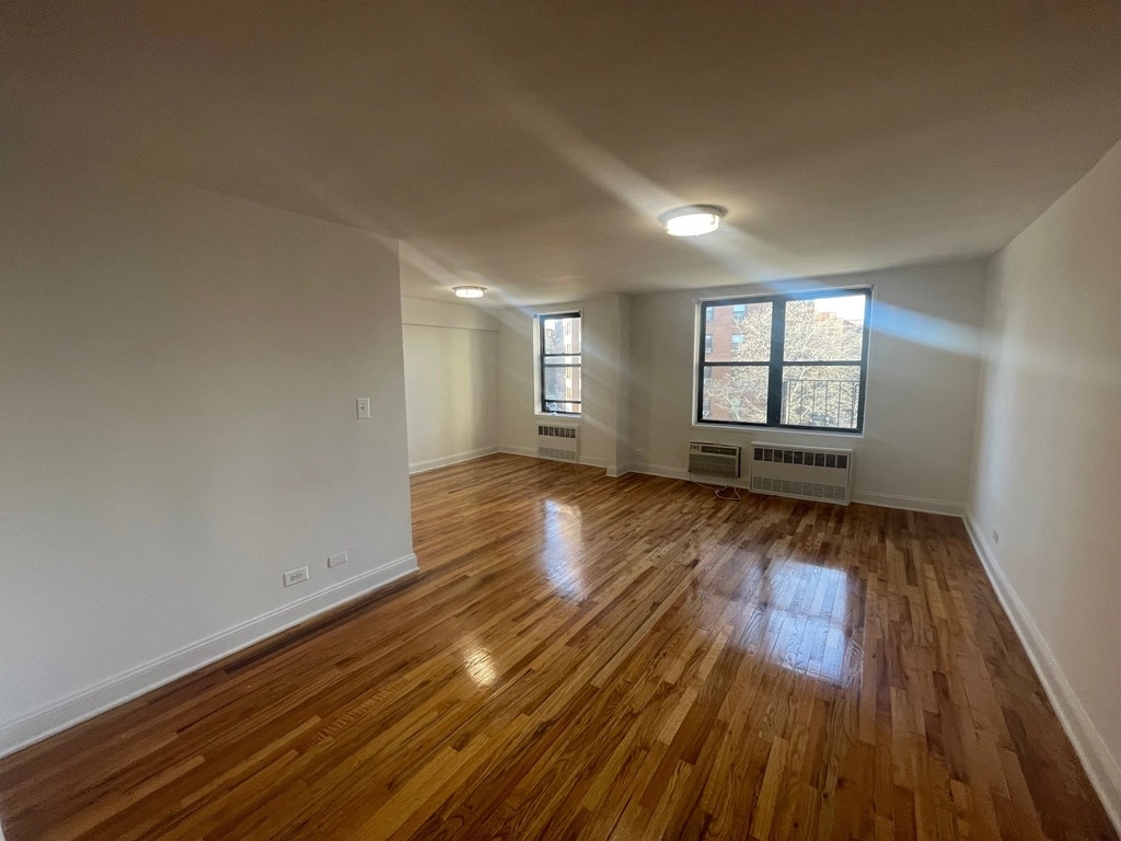 Apartment 102nd Street  Queens, NY 11375, MLS-RD5442-12