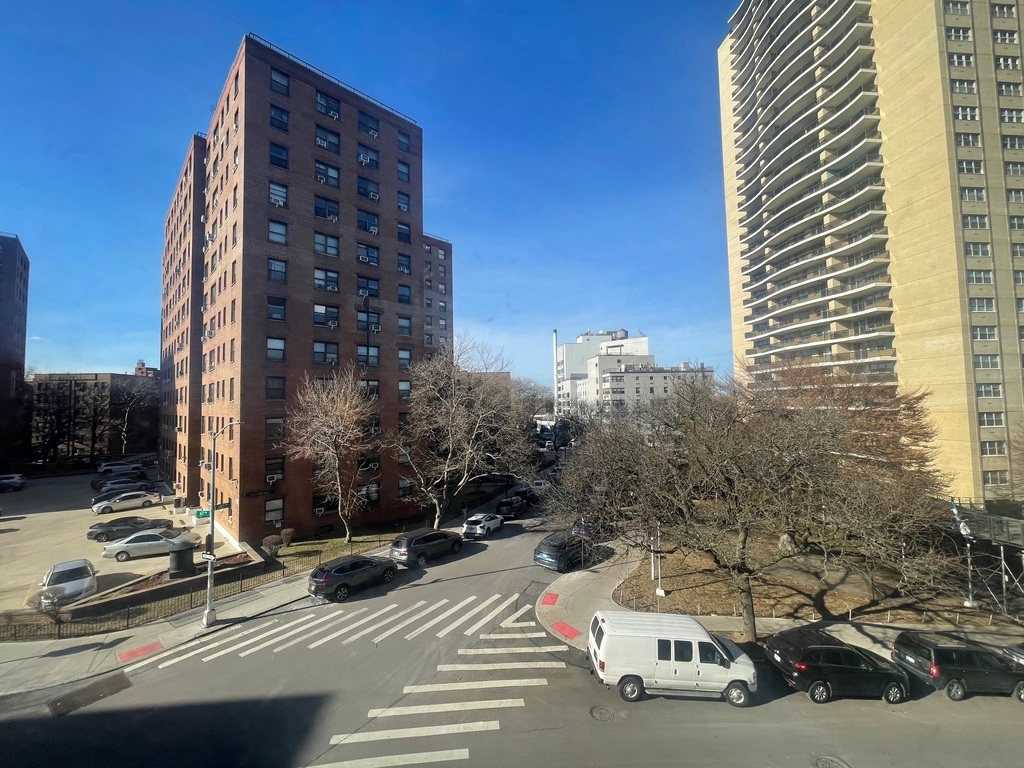 Apartment 102nd Street  Queens, NY 11375, MLS-RD5442-20