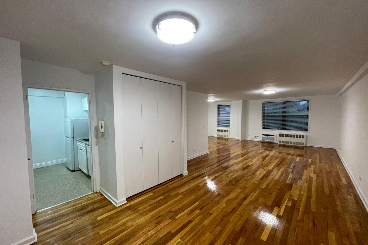 Apartment 102nd Street  Queens, NY 11375, MLS-RD5451-8
