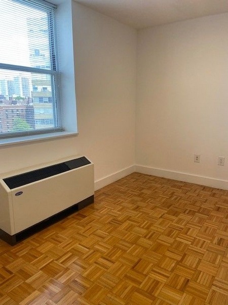 Apartment Queens Blvd  Queens, NY 11374, MLS-RD5456-6