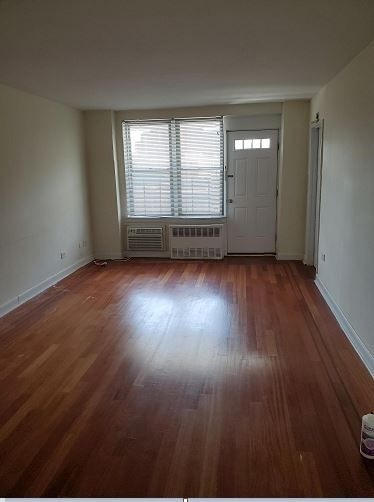 Apartment Crescent Street   Queens, NY 11106, MLS-RD5458-3