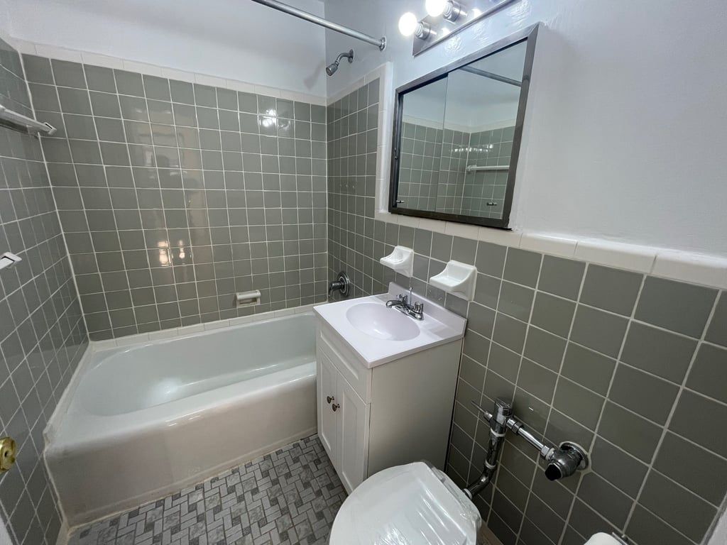 Apartment 67th Drive  Queens, NY 11375, MLS-RD5462-20