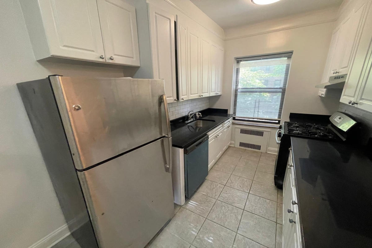 Apartment Highland Avenue Queens, NY 11432, MLS-RD5464-3