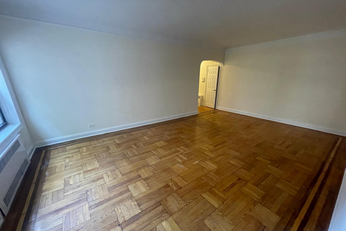 Apartment Highland Avenue Queens, NY 11432, MLS-RD5464-7