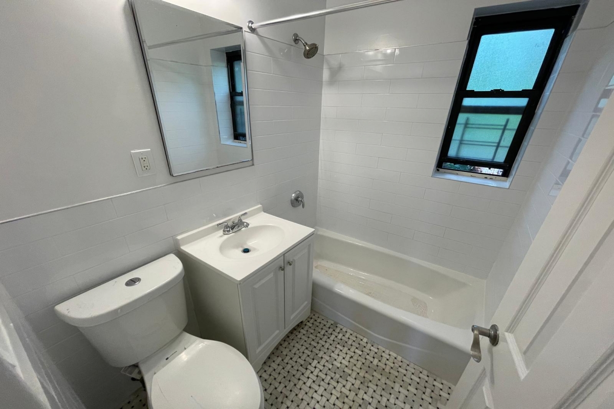 Apartment Highland Avenue Queens, NY 11432, MLS-RD5464-16