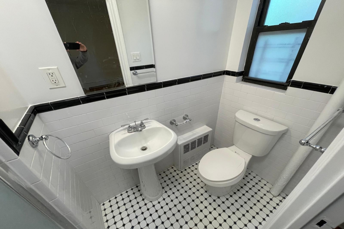 Apartment Highland Avenue Queens, NY 11432, MLS-RD5464-17