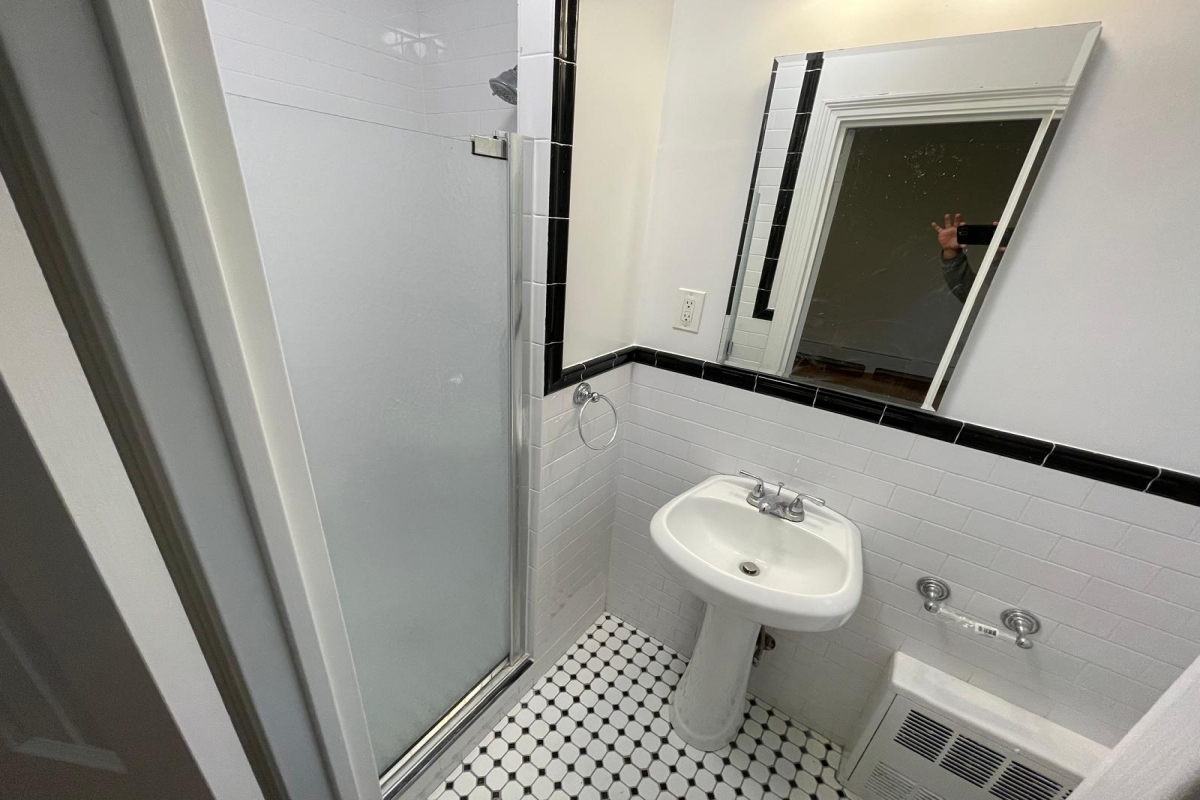 Apartment Highland Avenue Queens, NY 11432, MLS-RD5464-18