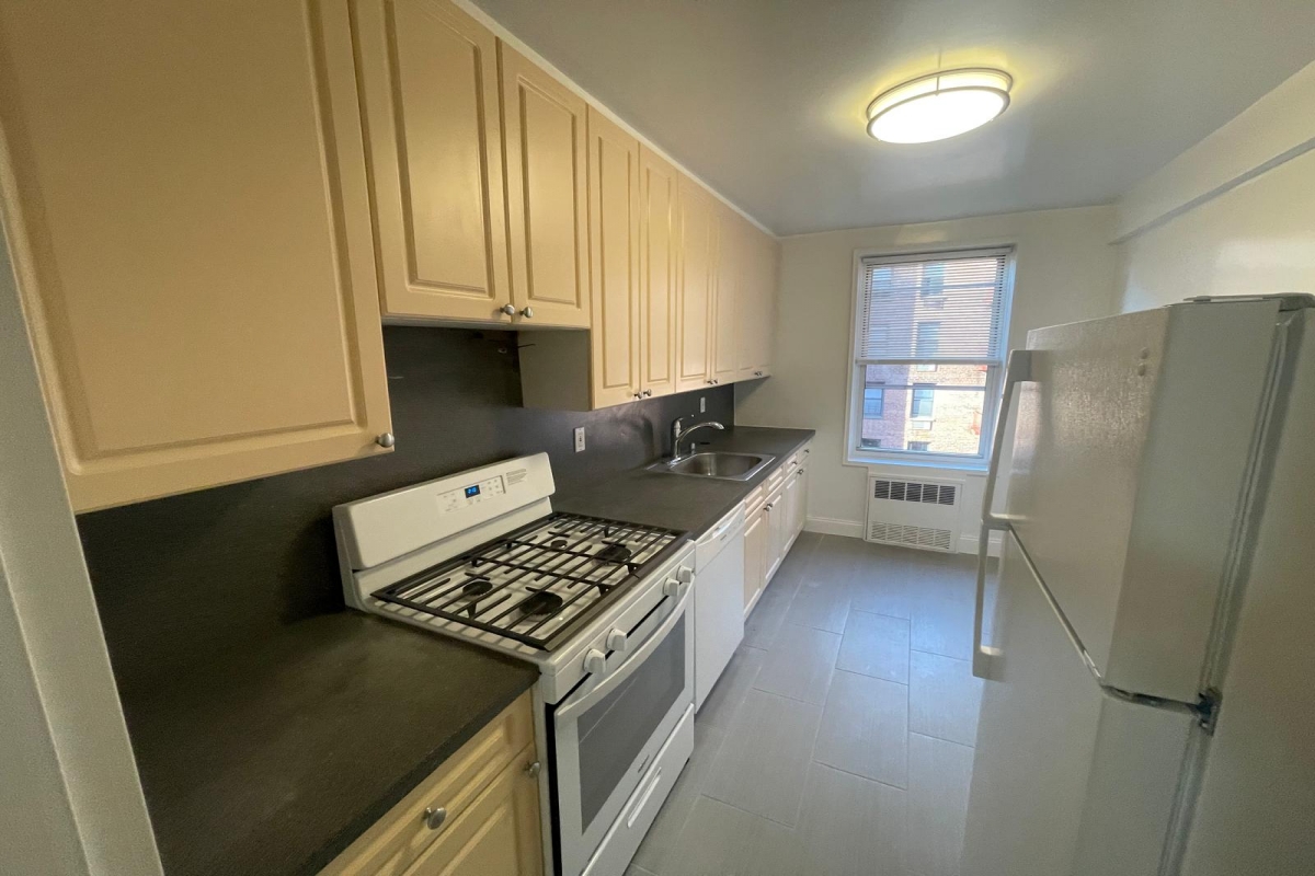 Apartment 150th Street  Queens, NY 11367, MLS-RD5470-2
