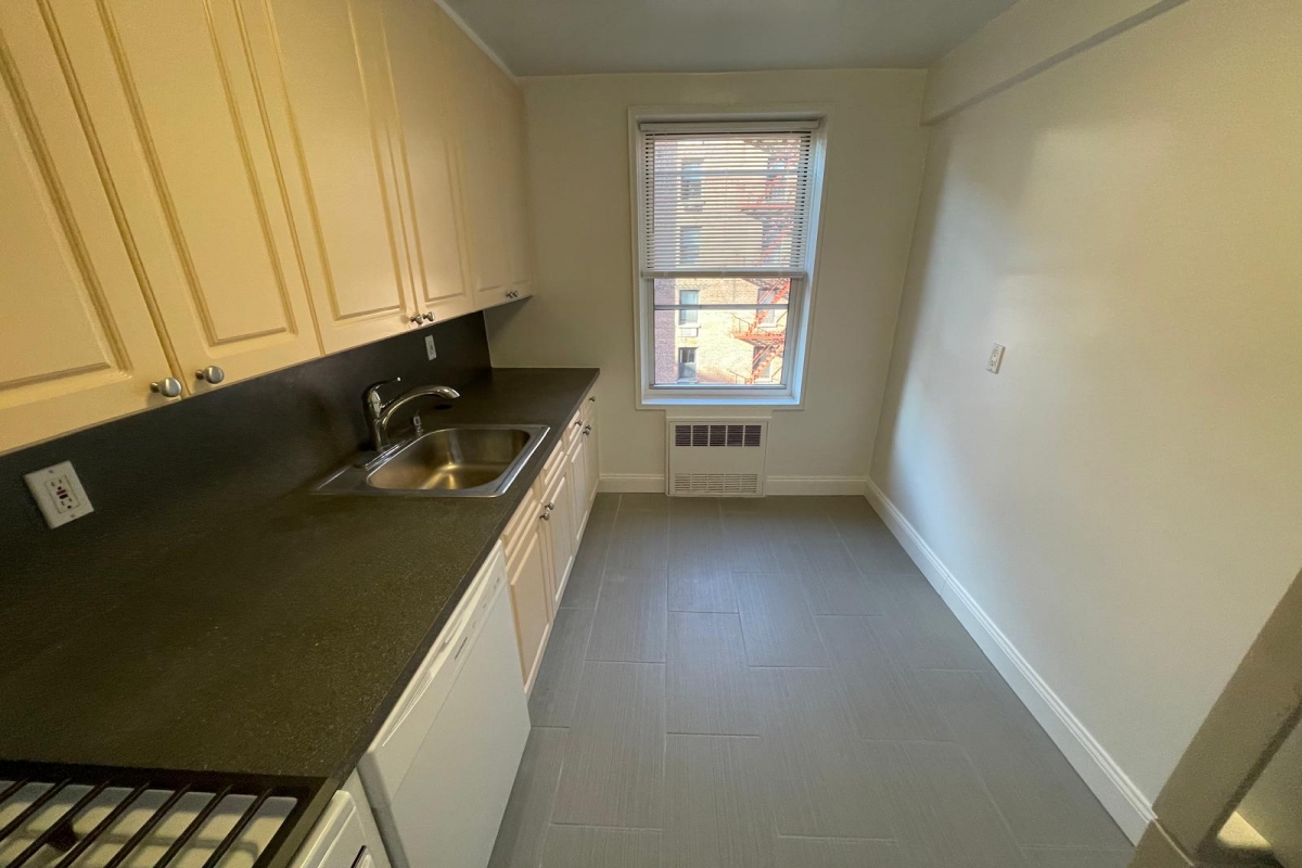 Apartment 150th Street  Queens, NY 11367, MLS-RD5470-4
