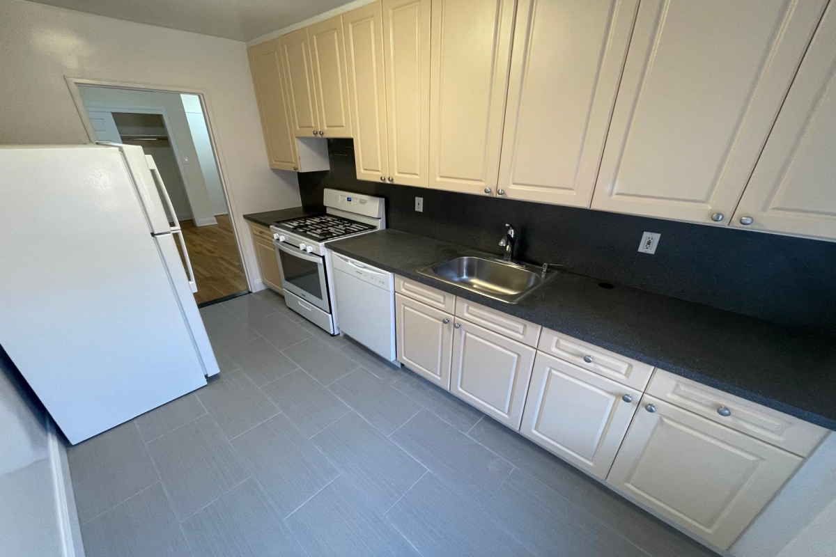 Apartment 150th Street  Queens, NY 11367, MLS-RD5470-5