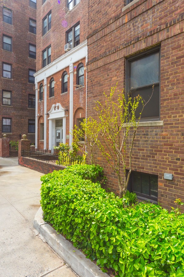 Apartment 43rd Street  Queens, NY 11104, MLS-RD5474-8