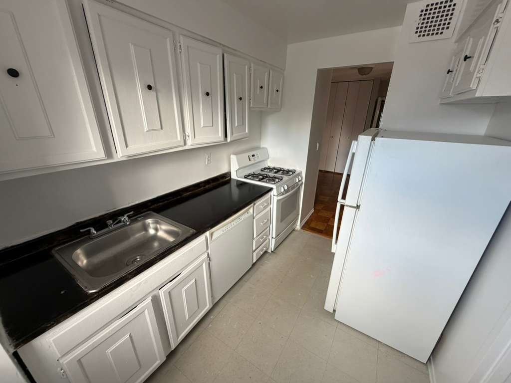 Apartment 98th Place  Queens, NY 11374, MLS-RD5495-4