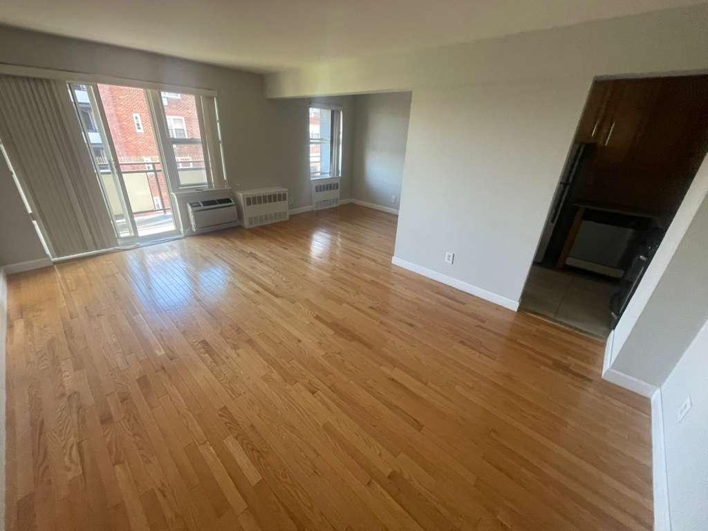 Apartment Bell Blvd  Queens, NY 11360, MLS-RD5498-8
