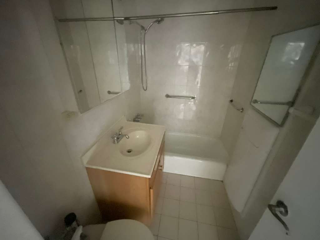 Apartment Bell Blvd  Queens, NY 11360, MLS-RD5498-16