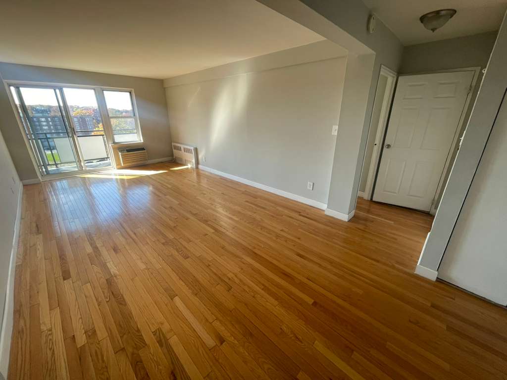 Apartment Bell Blvd Queens, NY 11360, MLS-RD5499-5