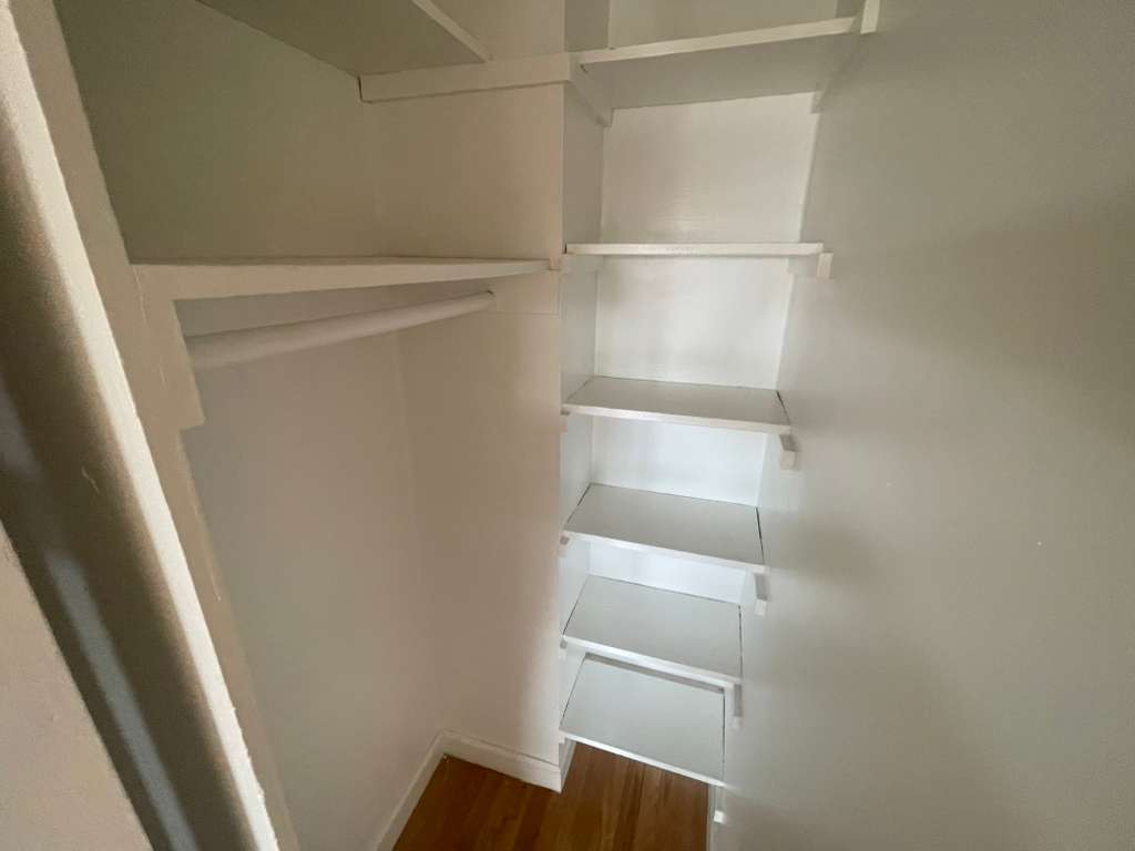 Apartment Bell Blvd Queens, NY 11360, MLS-RD5499-17