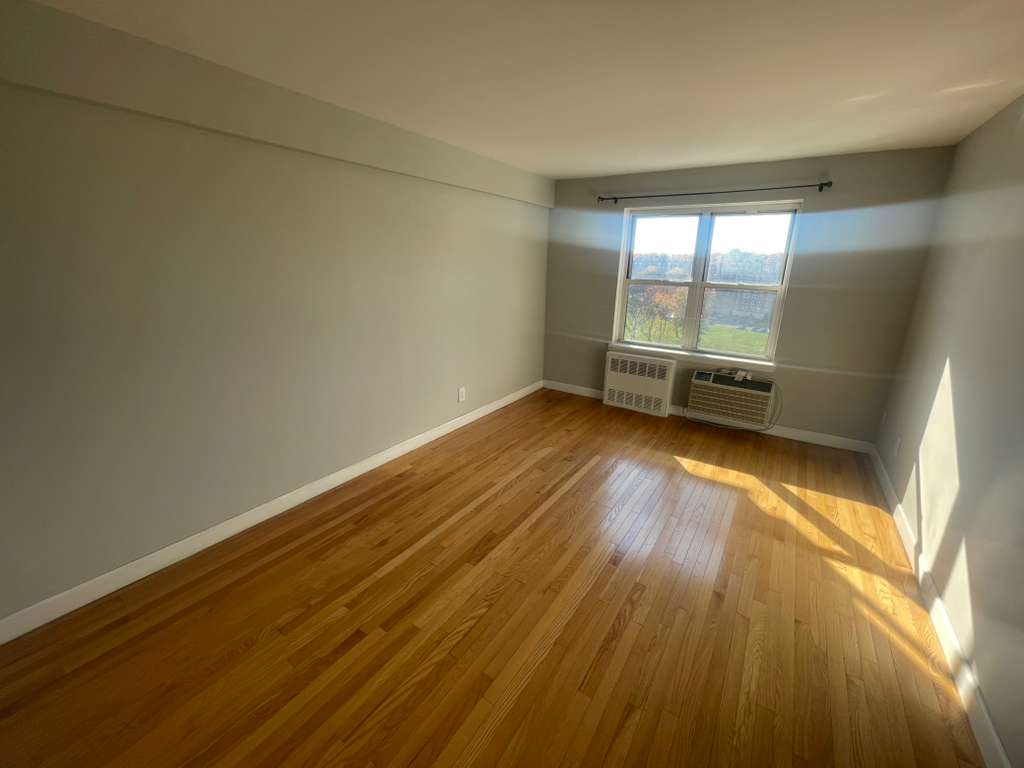 Apartment Bell Blvd Queens, NY 11360, MLS-RD5499-19