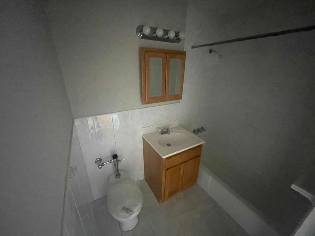Apartment Bell Blvd Queens, NY 11360, MLS-RD5501-16