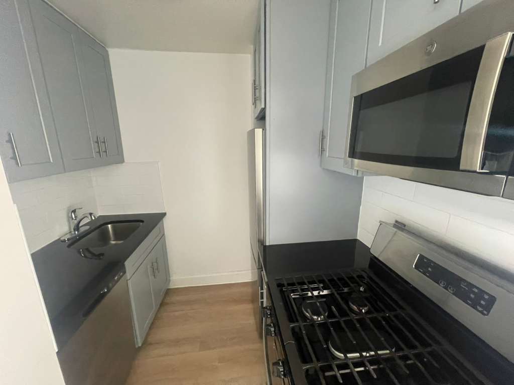 Apartment Bell Blvd Queens, NY 11360, MLS-RD5502-3