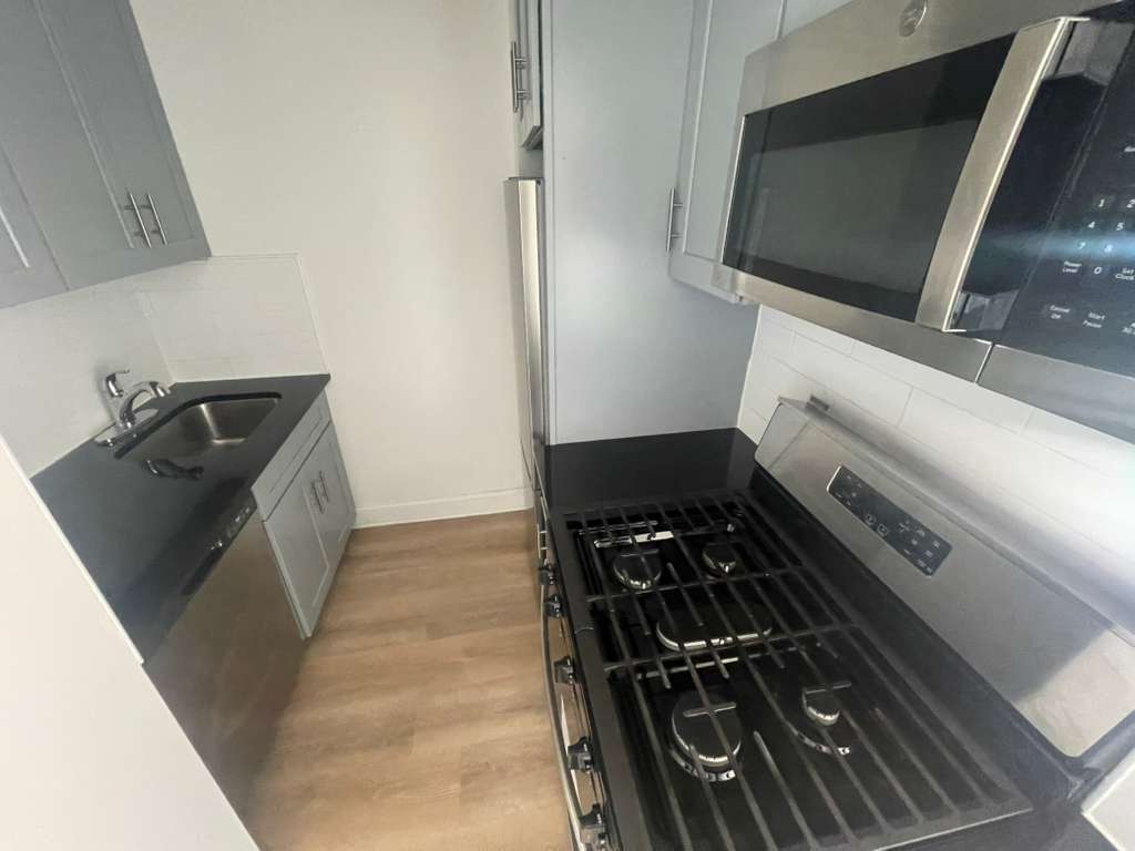 Apartment Bell Blvd Queens, NY 11360, MLS-RD5502-4