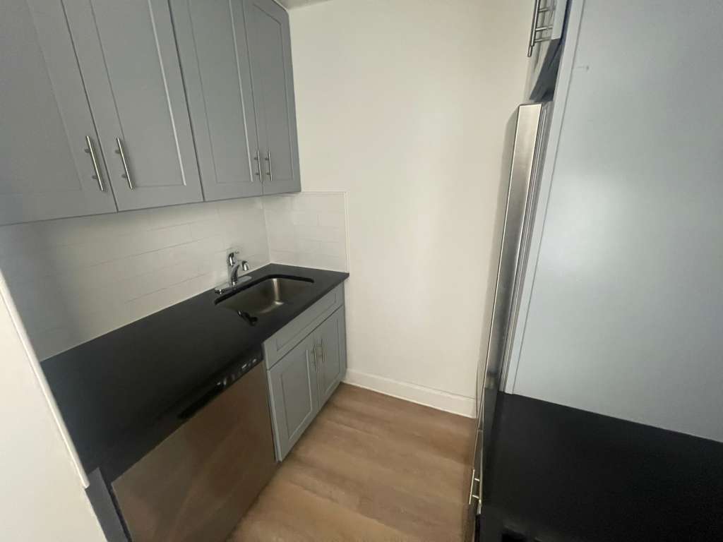 Apartment Bell Blvd Queens, NY 11360, MLS-RD5502-5