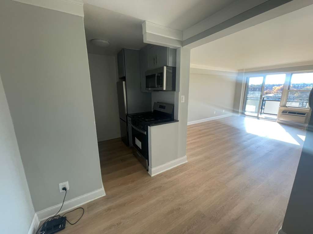 Apartment Bell Blvd Queens, NY 11360, MLS-RD5502-8