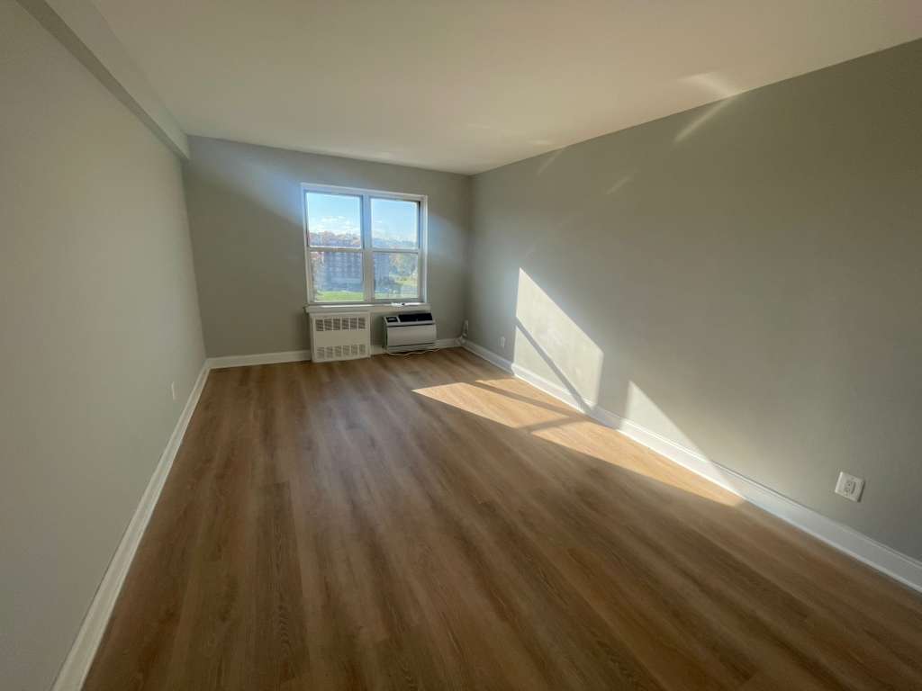 Apartment Bell Blvd Queens, NY 11360, MLS-RD5502-18