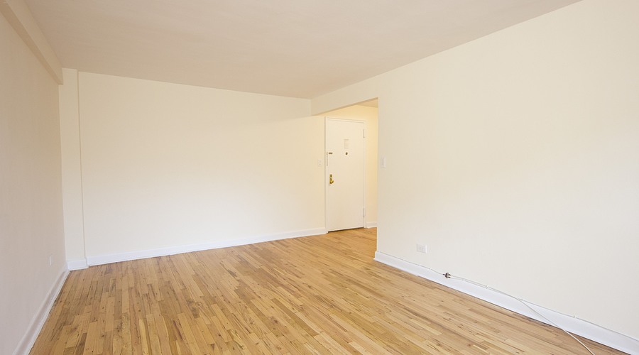 Apartment Crescent Street Queens, NY 11106, MLS-RD5503-2