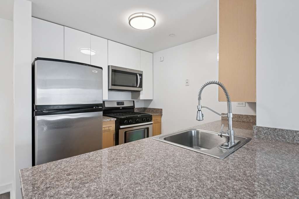 Apartment 89th Avenue  Queens, NY 11432, MLS-RD5514-7