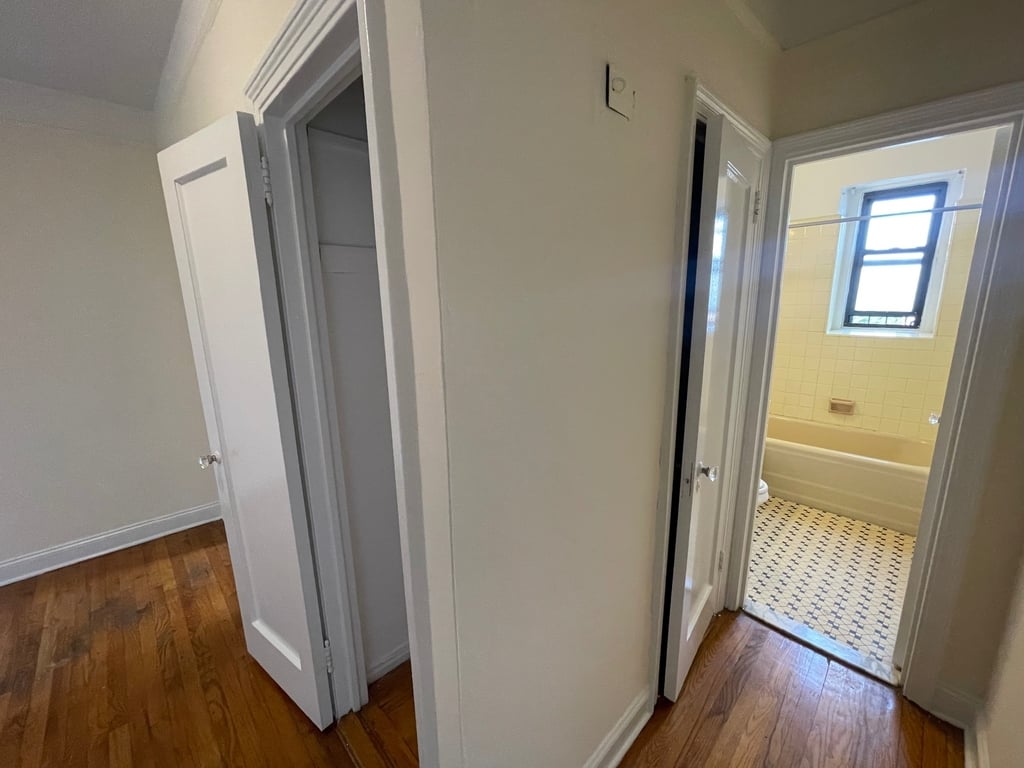 Apartment Highland Avenue Queens, NY 11432, MLS-RD5517-18