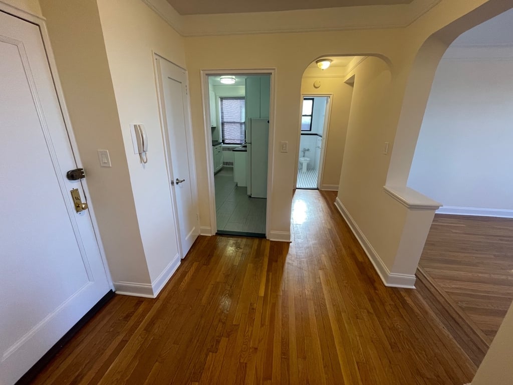 Apartment 167th Street  Queens, NY 11358, MLS-RD5518-8