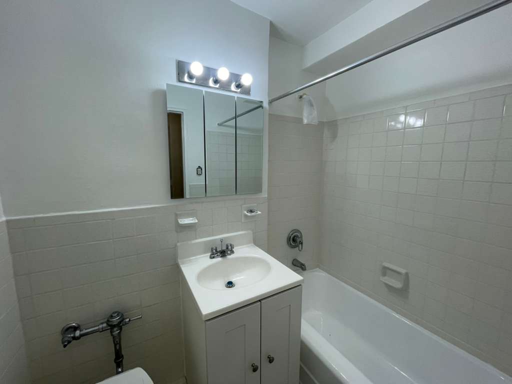 Apartment 67th Avenue  Queens, NY 11375, MLS-RD5522-15