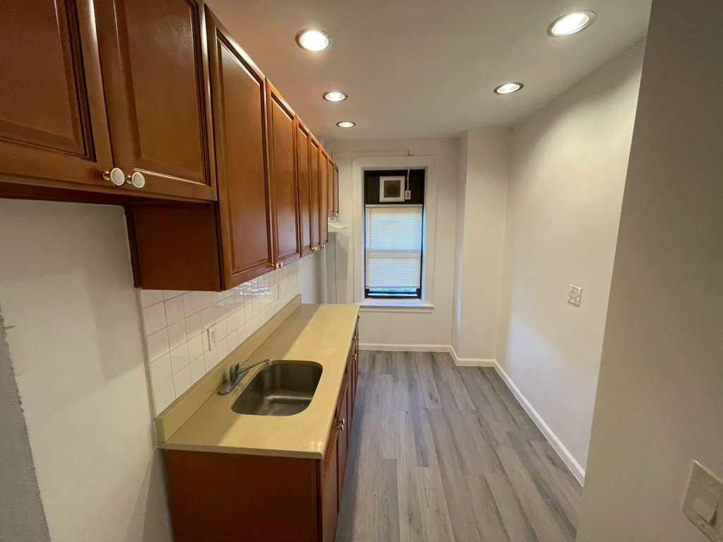 Apartment Sanford Avenue  Queens, NY 11358, MLS-RD5523-3