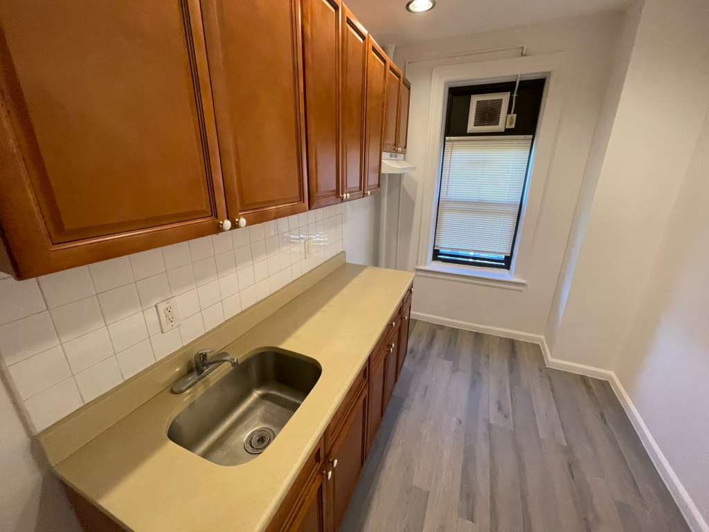 Apartment Sanford Avenue  Queens, NY 11358, MLS-RD5523-4