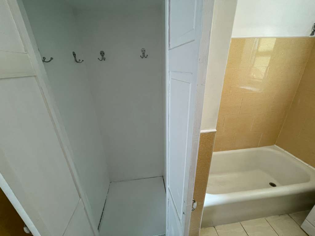 Apartment Sanford Avenue  Queens, NY 11358, MLS-RD5523-16