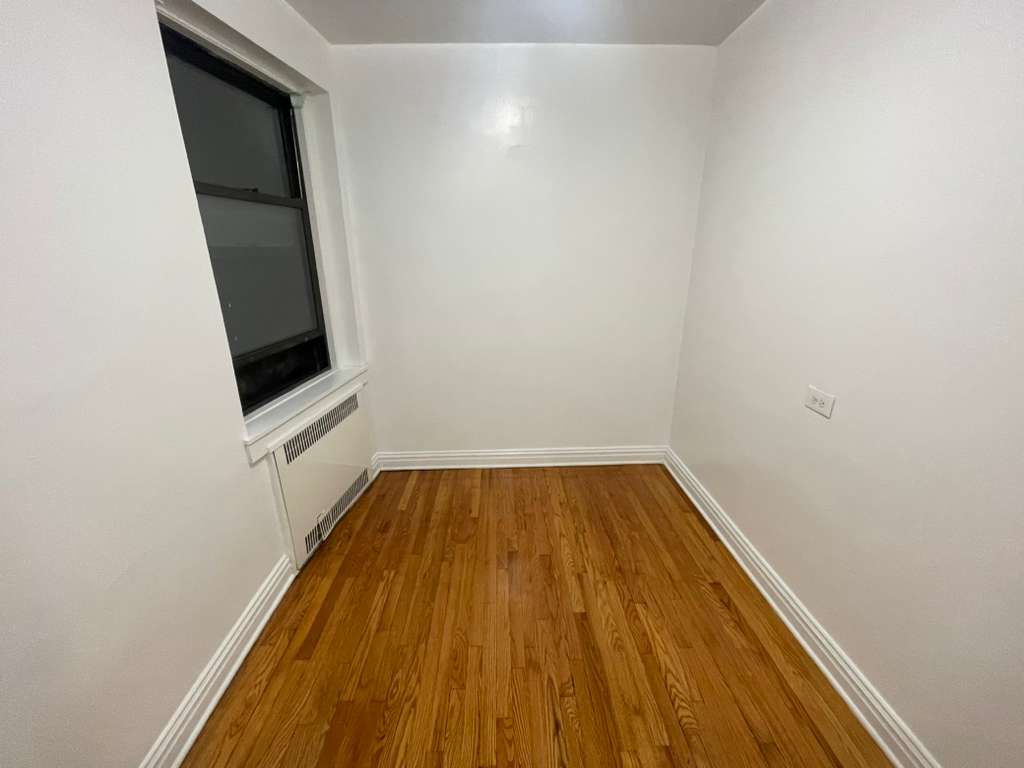 Apartment Booth Street  Queens, NY 111374, MLS-RD5526-6