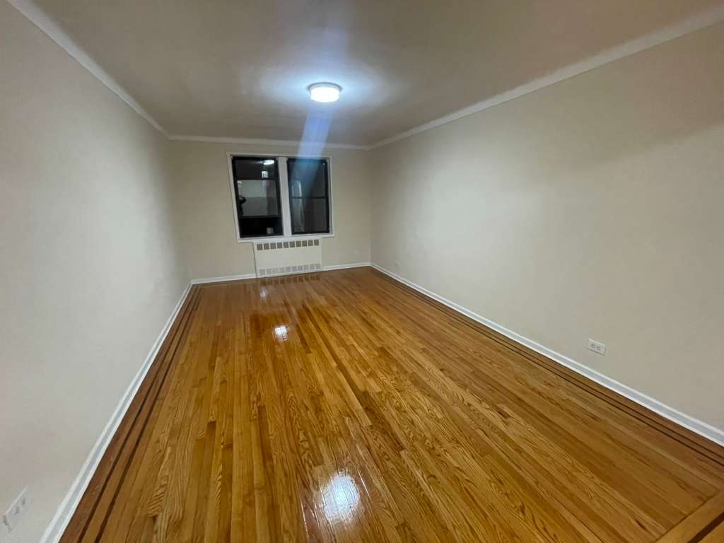 Apartment Booth Street  Queens, NY 111374, MLS-RD5526-12