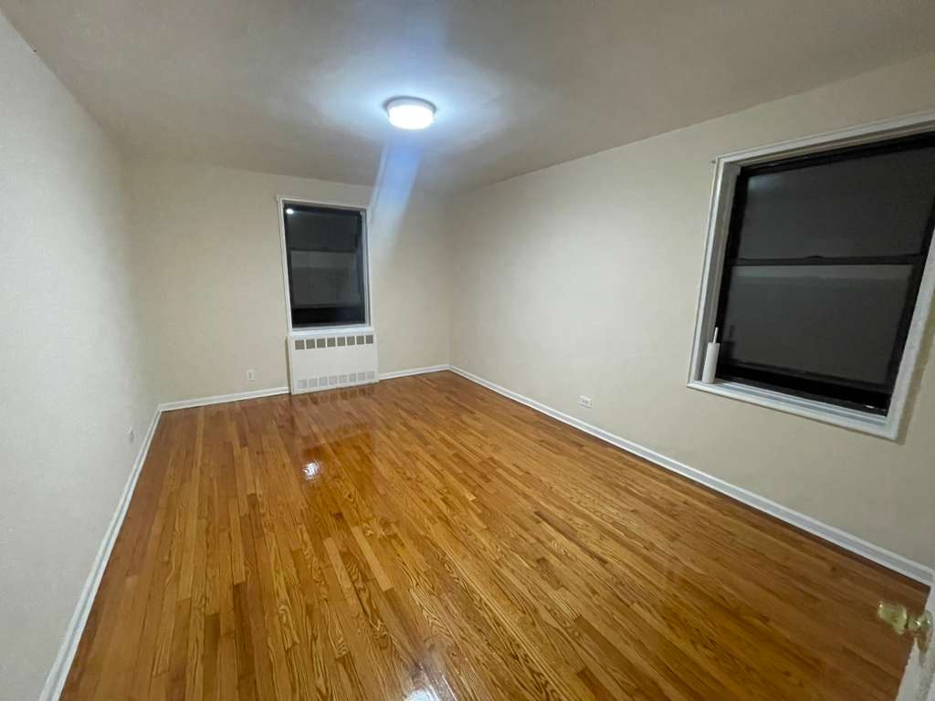 Apartment Booth Street  Queens, NY 111374, MLS-RD5526-16